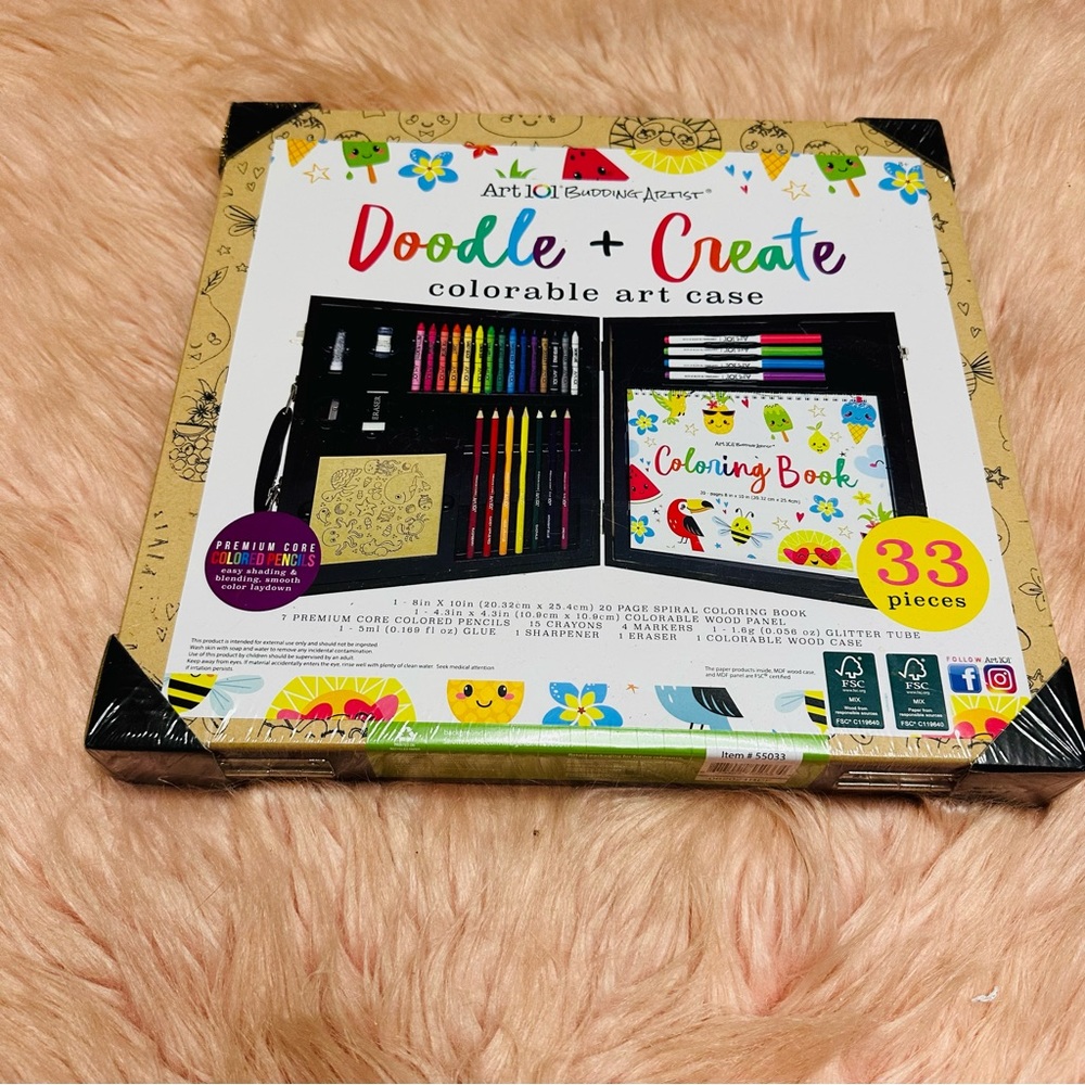 Art 101 Budding Artist 33 Piece Doodle Create Colorable Art Case. NWT!